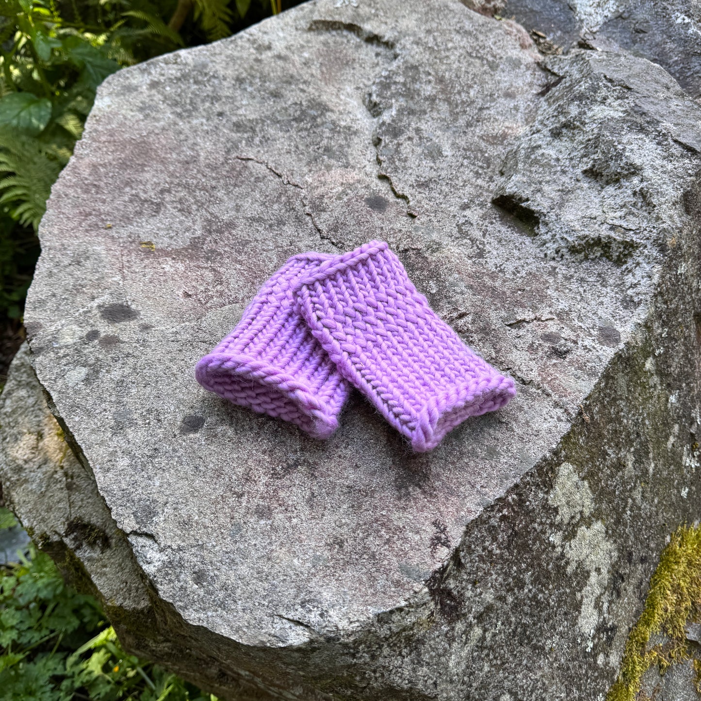 Lavender fingerless gloves in 100% merino wool