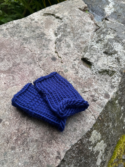 Navy fingerless gloves in 100% merino wool