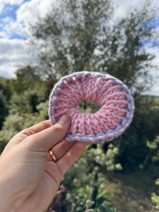 Hand knitted scrunchie - Grey and Pink