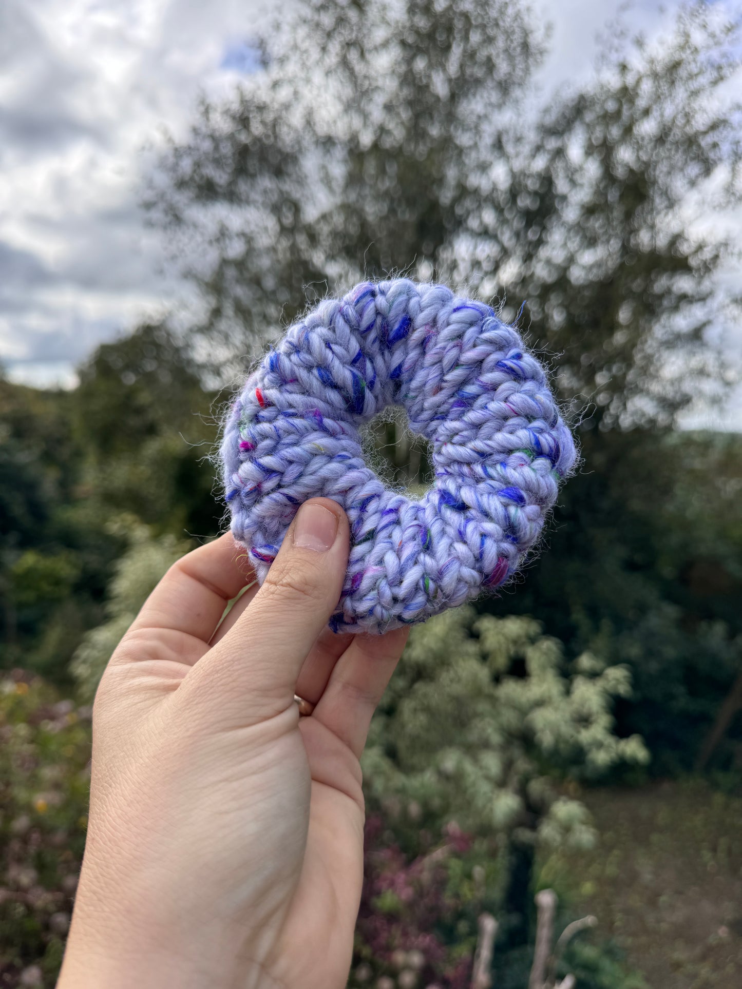 Hand knitted scrunchie - Blue wool and silks