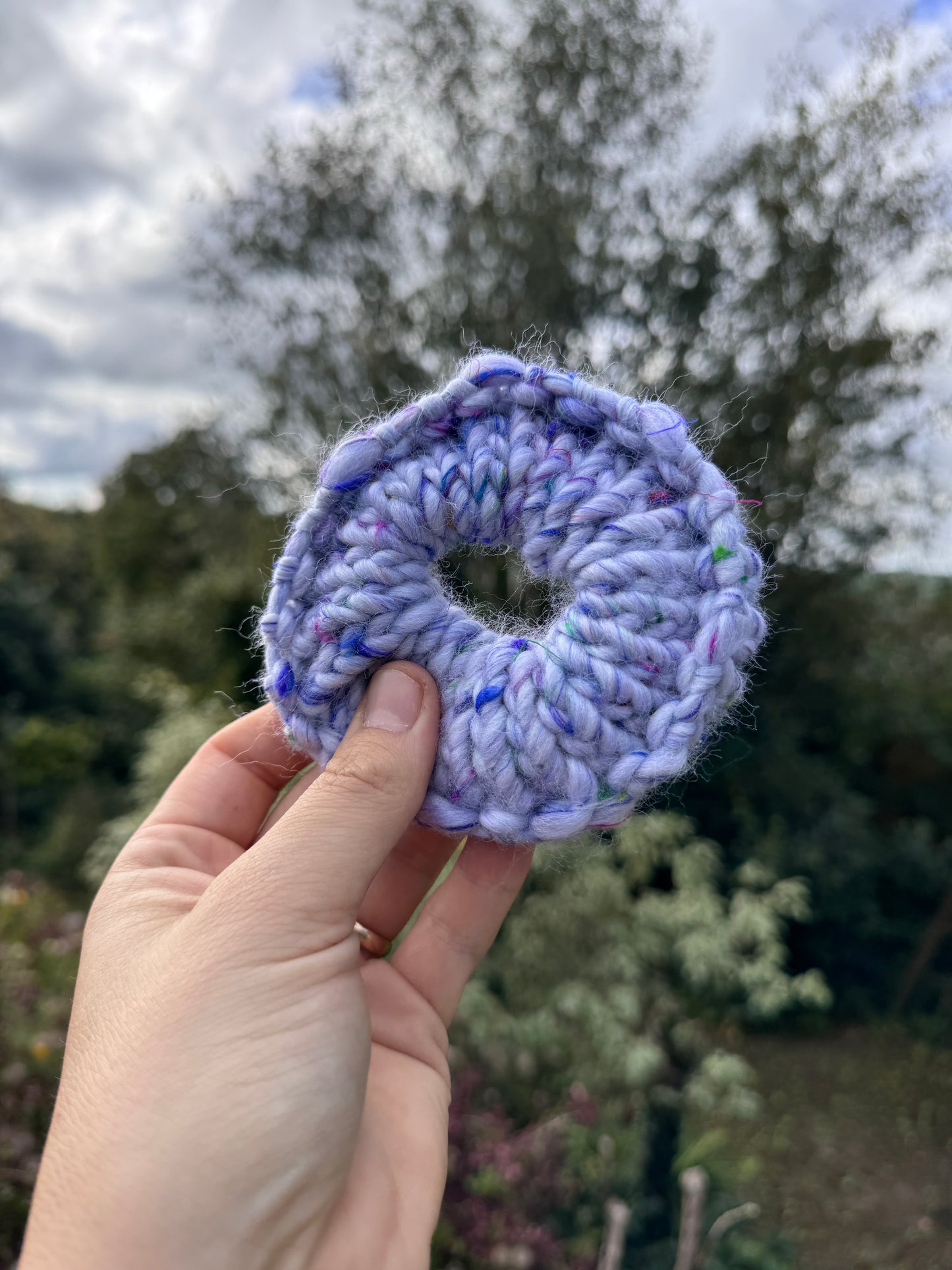 Hand knitted scrunchie - Blue wool and silks