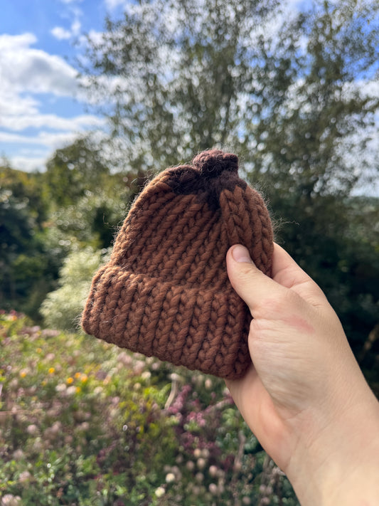 0-3 Months - Knitted boob hat - breastfeeding