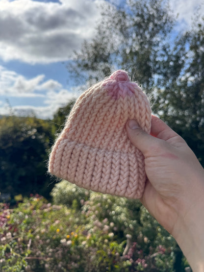 0-3 Months - Knitted boob hat - breastfeeding