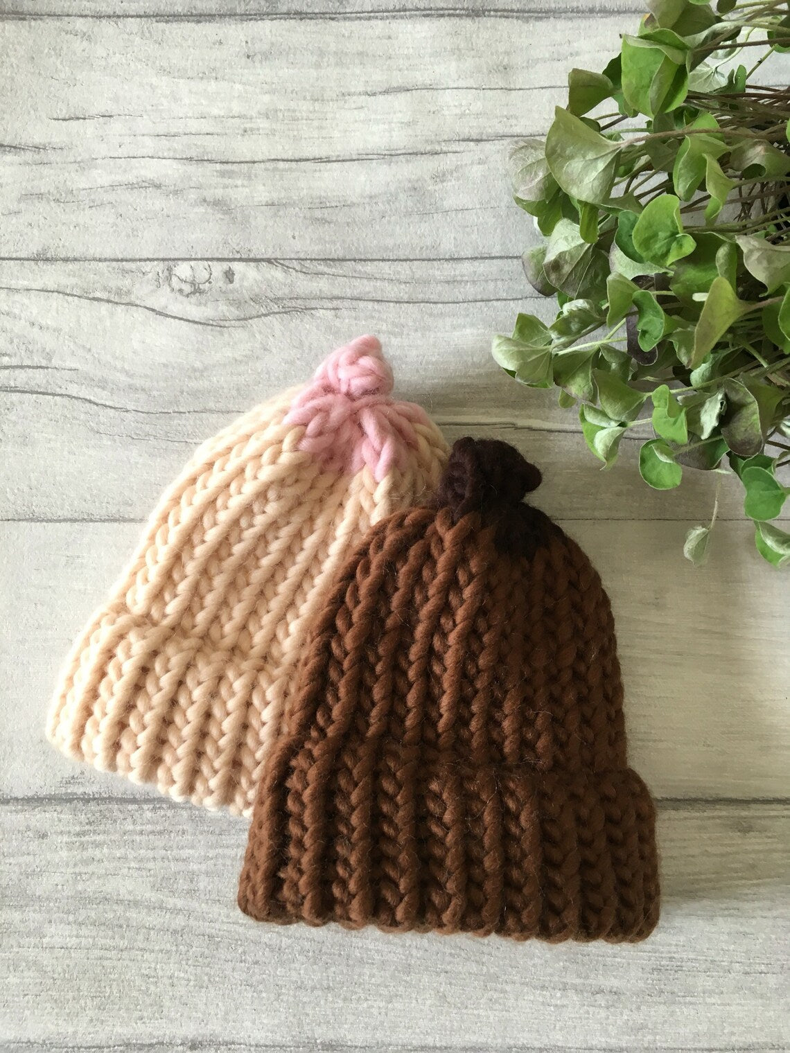 0-3 Months - Knitted boob hat - breastfeeding