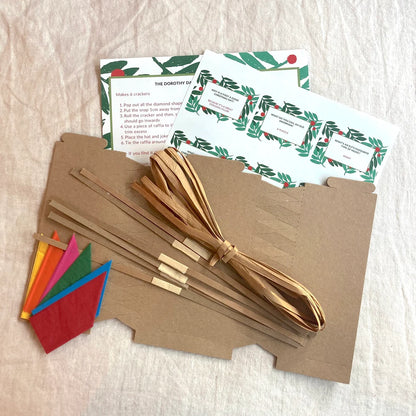 Christmas Cracker Craft Kit – Make 6 Eco-Friendly Crackers