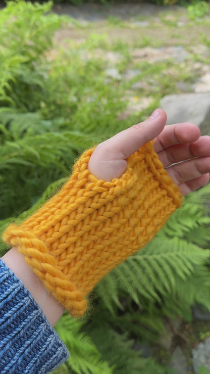 Buttercup fingerless gloves in 100% merino wool